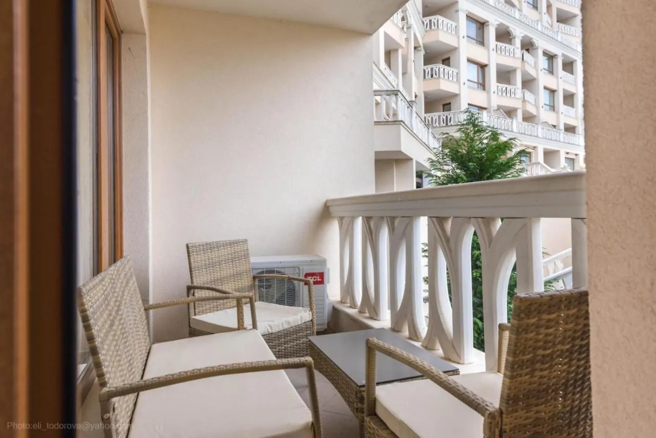 Stoyanov South Bay - Warna