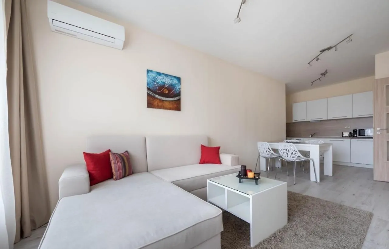 Stoyanov South Bay - Warna